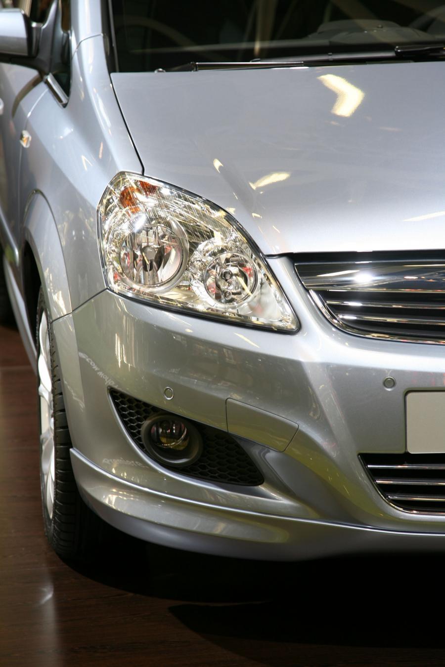  Opel Zafira 2008 года  (фото 15 из 72)